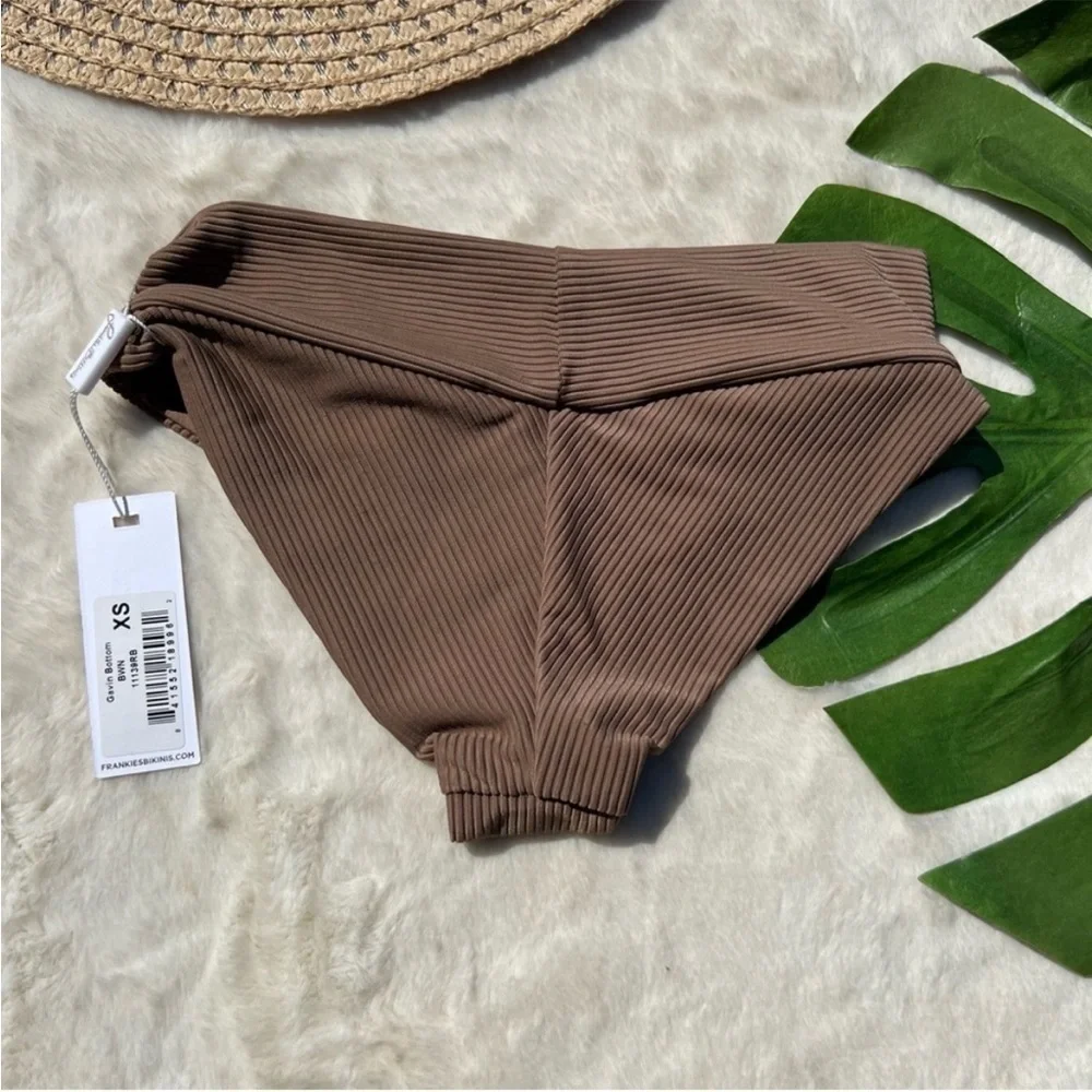 Frankie’s Bikinis Ryan Crop Tie Dye Set in Chocolate Brown and White - Picture 10 of 14